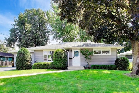 Photo of 611 W Kimball Avenue, Woodstock, IL 60098 (MLS # 12719690)