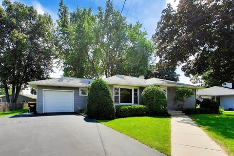 Tiny photo for 611 W Kimball Avenue, Woodstock, IL 60098 (MLS # 12719690)