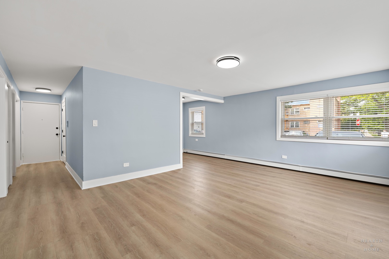 2411 W Balmoral Avenue 1F