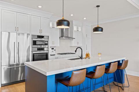 Tiny photo for 2745 W Lawrence Avenue #3W, Chicago, IL 60625 (MLS # 12540667)