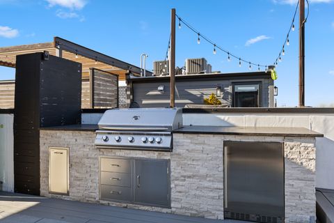 Tiny photo for 2745 W Lawrence Avenue #3W, Chicago, IL 60625 (MLS # 12540667)