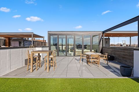 Tiny photo for 2745 W Lawrence Avenue #3W, Chicago, IL 60625 (MLS # 12540667)