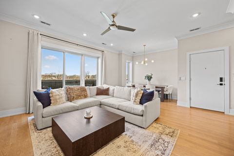 Tiny photo for 2745 W Lawrence Avenue #3W, Chicago, IL 60625 (MLS # 12540667)