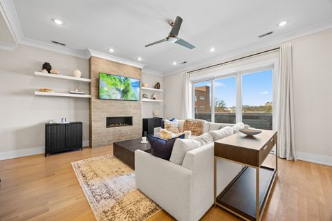 Tiny photo for 2745 W Lawrence Avenue #3W, Chicago, IL 60625 (MLS # 12540667)