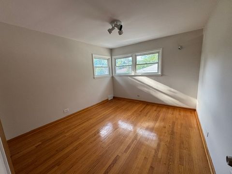 Tiny photo for 3846 W Touhy Avenue, Lincolnwood, IL 60712 (MLS # 12467959)