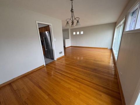 Tiny photo for 3846 W Touhy Avenue, Lincolnwood, IL 60712 (MLS # 12467959)