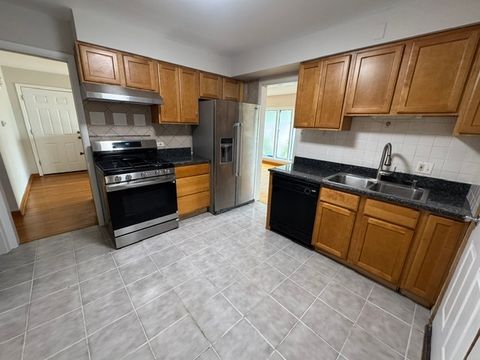 Tiny photo for 3846 W Touhy Avenue, Lincolnwood, IL 60712 (MLS # 12467959)