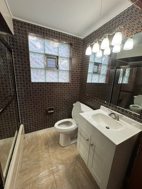 Tiny photo for 3846 W Touhy Avenue, Lincolnwood, IL 60712 (MLS # 12467959)