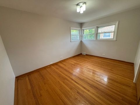 Tiny photo for 3846 W Touhy Avenue, Lincolnwood, IL 60712 (MLS # 12467959)