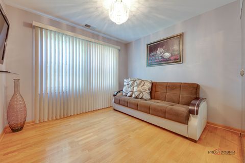 Tiny photo for 3209 N Daniels Court, Arlington Heights, IL 60004 (MLS # 12685450)