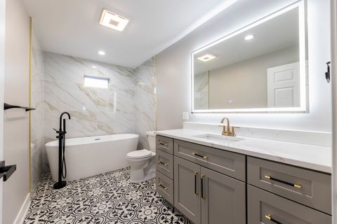 Tiny photo for 5552 S Shields Avenue, Chicago, IL 60621 (MLS # 12624143)