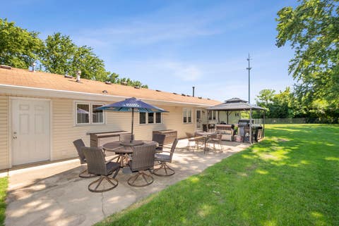 Tiny photo for 1001 63rd Place, La Grange Highlands, IL 60525 (MLS # 12738003)