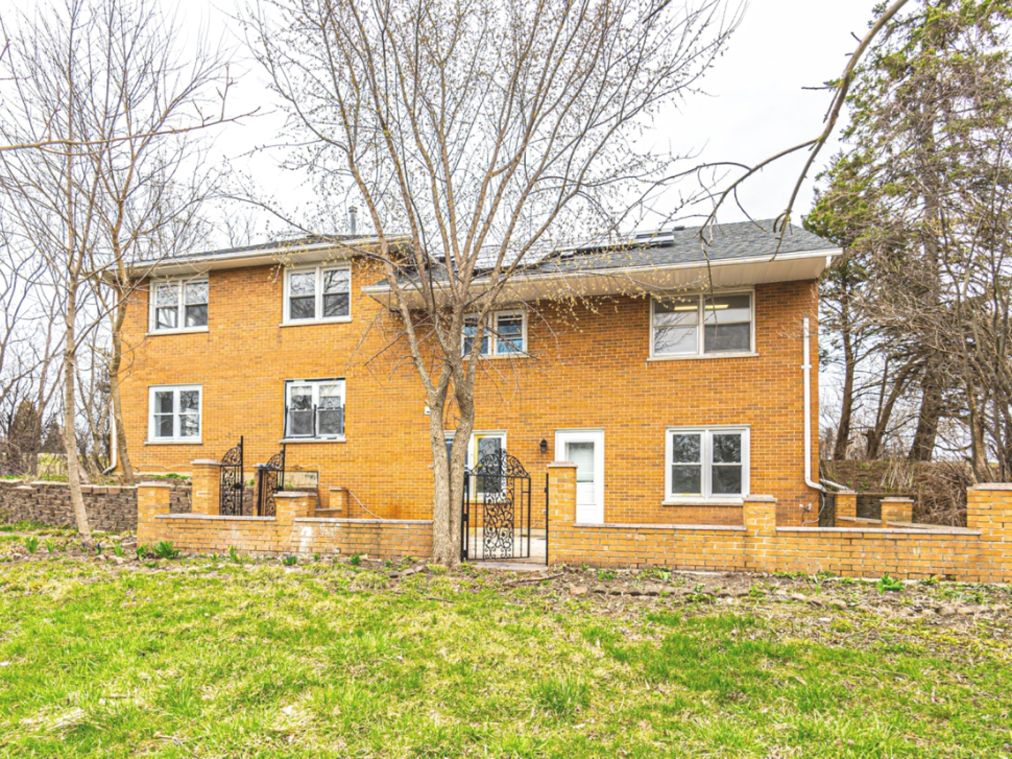 3851 N Frontage Road