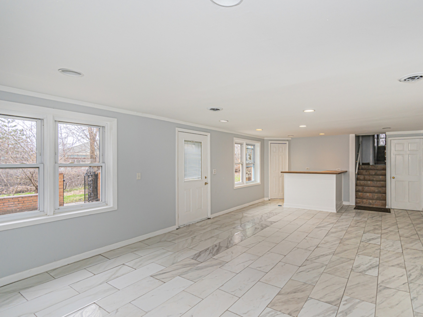 3851 N Frontage Road