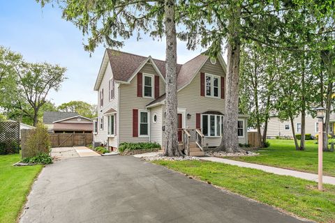 Tiny photo for 215 Evans Avenue, DeKalb, IL 60115 (MLS # 12641149)