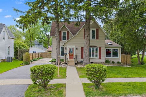 Tiny photo for 215 Evans Avenue, DeKalb, IL 60115 (MLS # 12641149)
