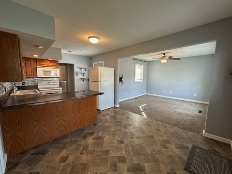 Tiny photo for 905 W 14th Street, Sterling, IL 61081 (MLS # 12484879)