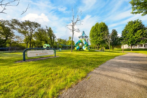 Tiny photo for 1249 Mallard Lane, Hoffman Estates, IL 60192 (MLS # 12683116)