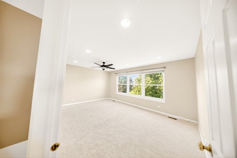Tiny photo for 1249 Mallard Lane, Hoffman Estates, IL 60192 (MLS # 12683116)