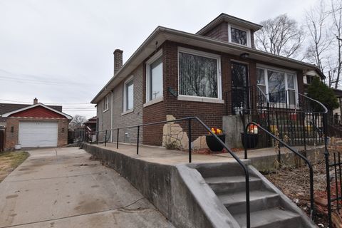 Photo of 141 W 124th Street, Chicago, IL 60628 (MLS # 12543842)
