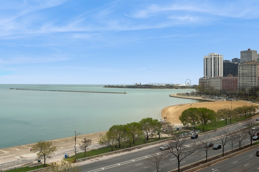 1240 N Lake Shore Drive 9B