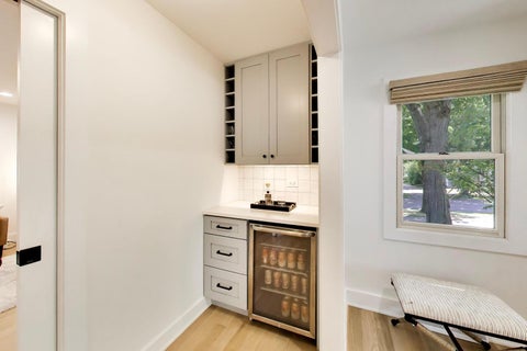 Tiny photo for 101 N Clay Street, Hinsdale, IL 60521 (MLS # 12747318)