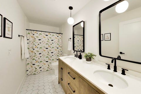 Tiny photo for 101 N Clay Street, Hinsdale, IL 60521 (MLS # 12747318)