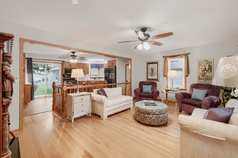 Tiny photo for 5 S Grace Street, North Aurora, IL 60542 (MLS # 12770457)