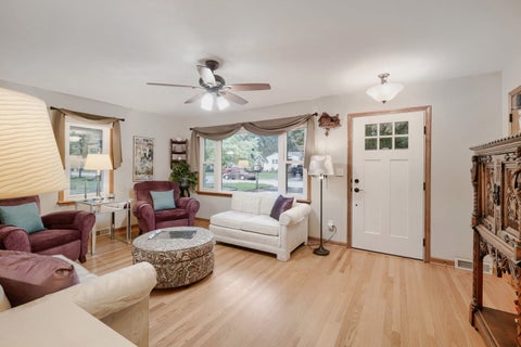 Tiny photo for 5 S Grace Street, North Aurora, IL 60542 (MLS # 12770457)