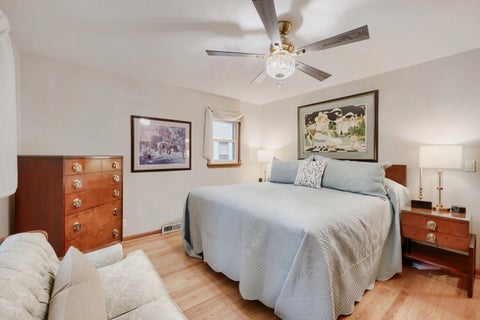 Tiny photo for 5 S Grace Street, North Aurora, IL 60542 (MLS # 12770457)
