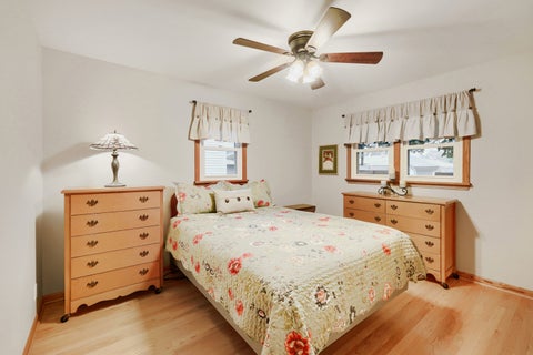 Tiny photo for 5 S Grace Street, North Aurora, IL 60542 (MLS # 12770457)