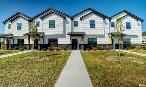 Photo of 1008 S 4TH Street, Clinton, IA 52732 (MLS # QC4266887)