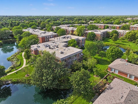 Tiny photo for 352 Kelburn Road #222, Deerfield, IL 60015 (MLS # 12761092)