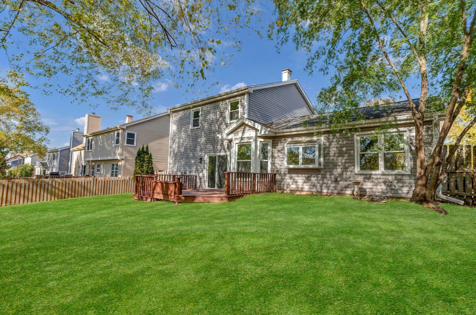 27W125 CHESTNUT Lane