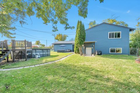 Tiny photo for 7829 Valley View Lane, Woodridge, IL 60517 (MLS # 12492192)