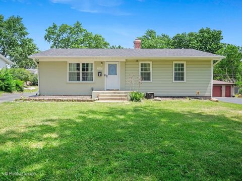 Photo of 7665 Sprucewood Avenue, Woodridge, IL 60517 (MLS # 12660958)