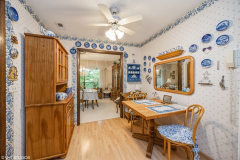 Tiny photo for 301 Lake Hinsdale Drive #404, Willowbrook, IL 60527 (MLS # 12522066)