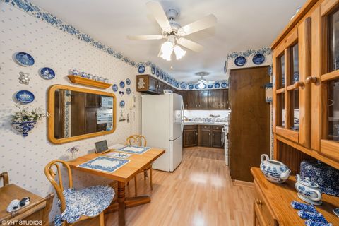 Tiny photo for 301 Lake Hinsdale Drive #404, Willowbrook, IL 60527 (MLS # 12522066)