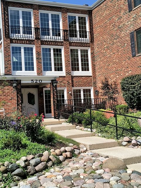 Photo of 520 Biesterfield Road #318, Elk Grove Village, IL 60007 (MLS # 12464169)
