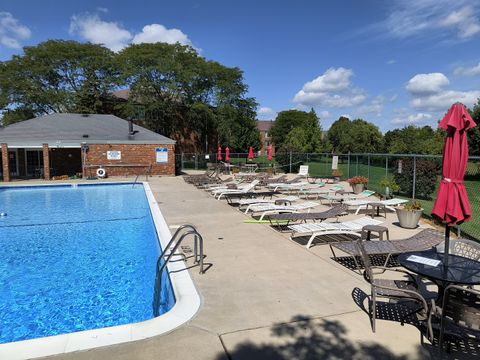 Tiny photo for 520 Biesterfield Road #318, Elk Grove Village, IL 60007 (MLS # 12464169)