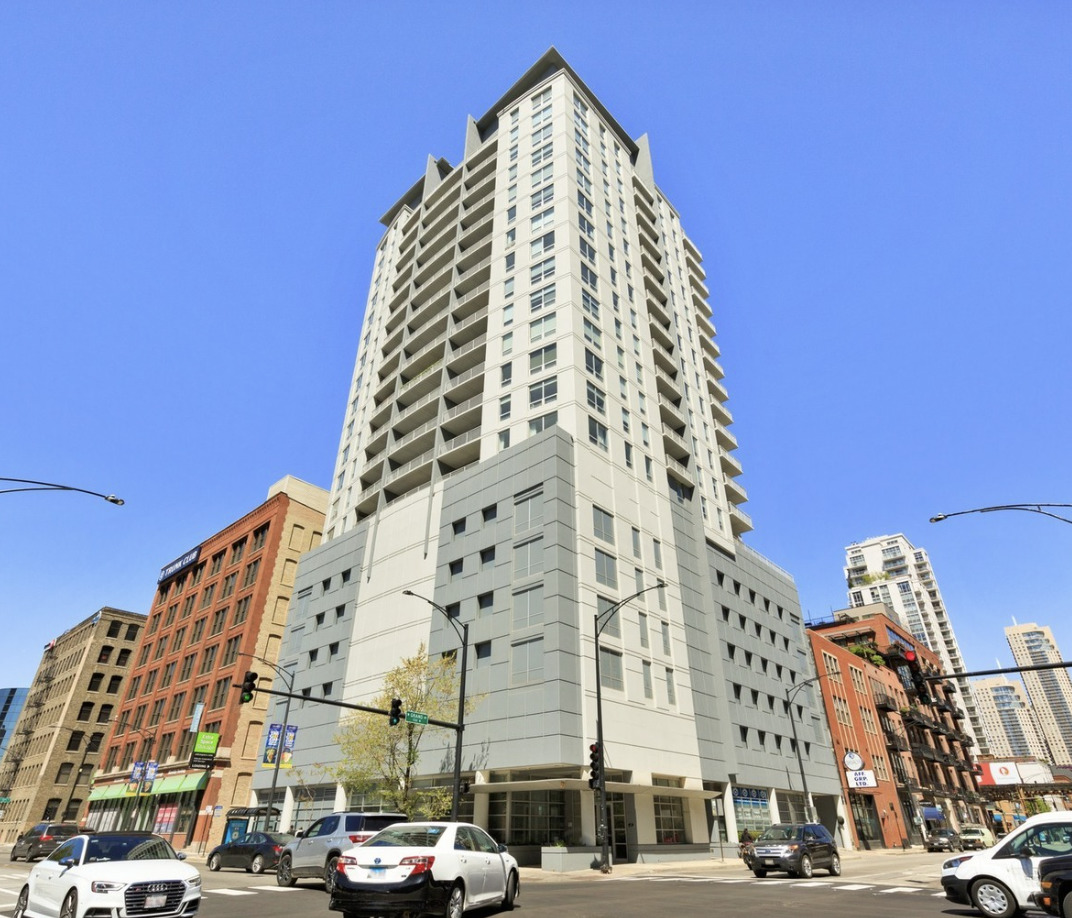 330 W Grand Avenue P-8