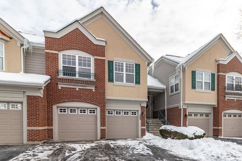 Photo of 349 Pine Lake Circle, Vernon Hills, IL 60061 (MLS # 12528464)