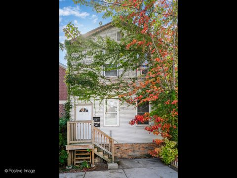 1525 W Pearson Street Chicago IL 60642