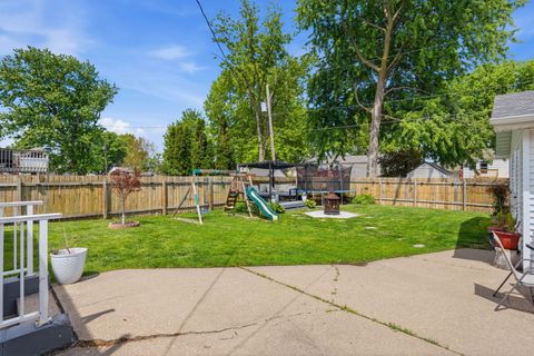 Tiny photo for 318 E PARKWAY Drive, Blue Grass, IA 52726 (MLS # 12643233)