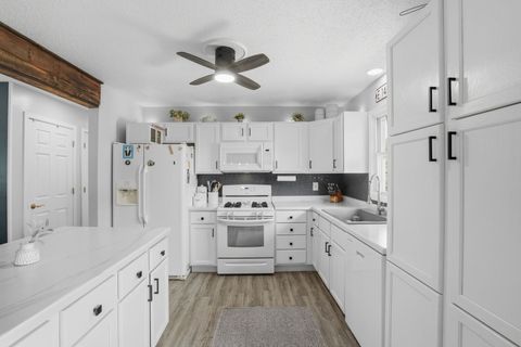 Tiny photo for 318 E PARKWAY Drive, Blue Grass, IA 52726 (MLS # 12643233)