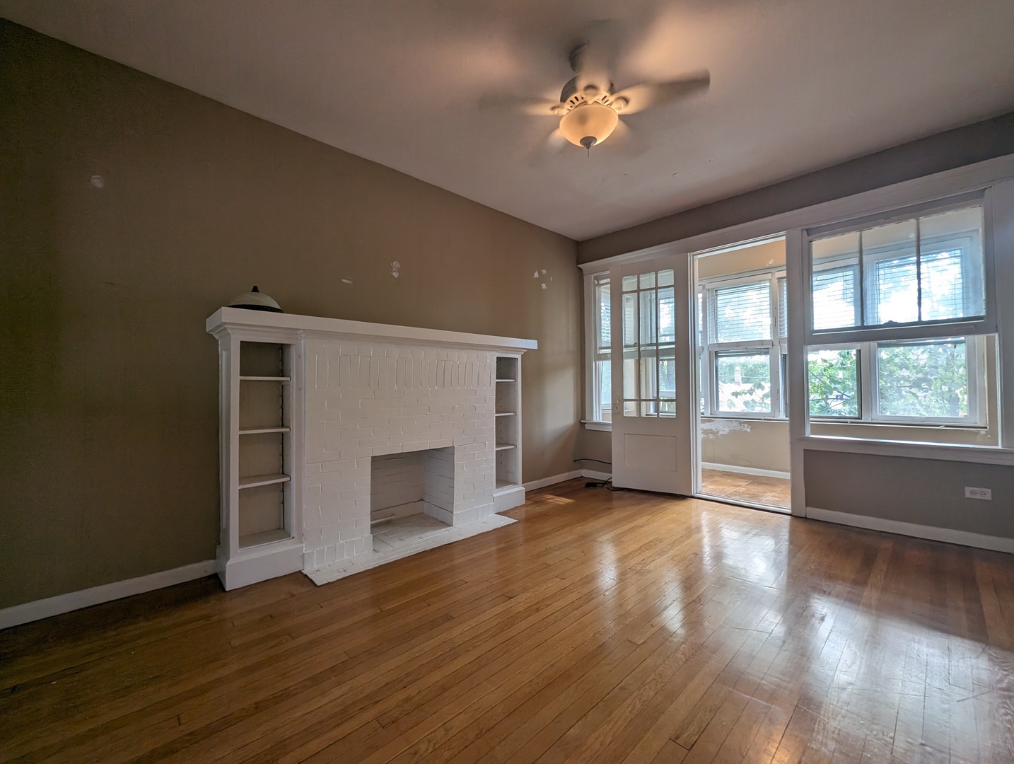 2657 N Saint Louis Avenue 2