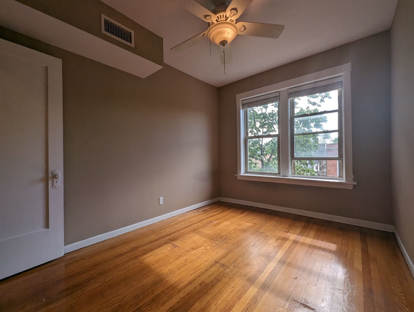 2657 N Saint Louis Avenue 2