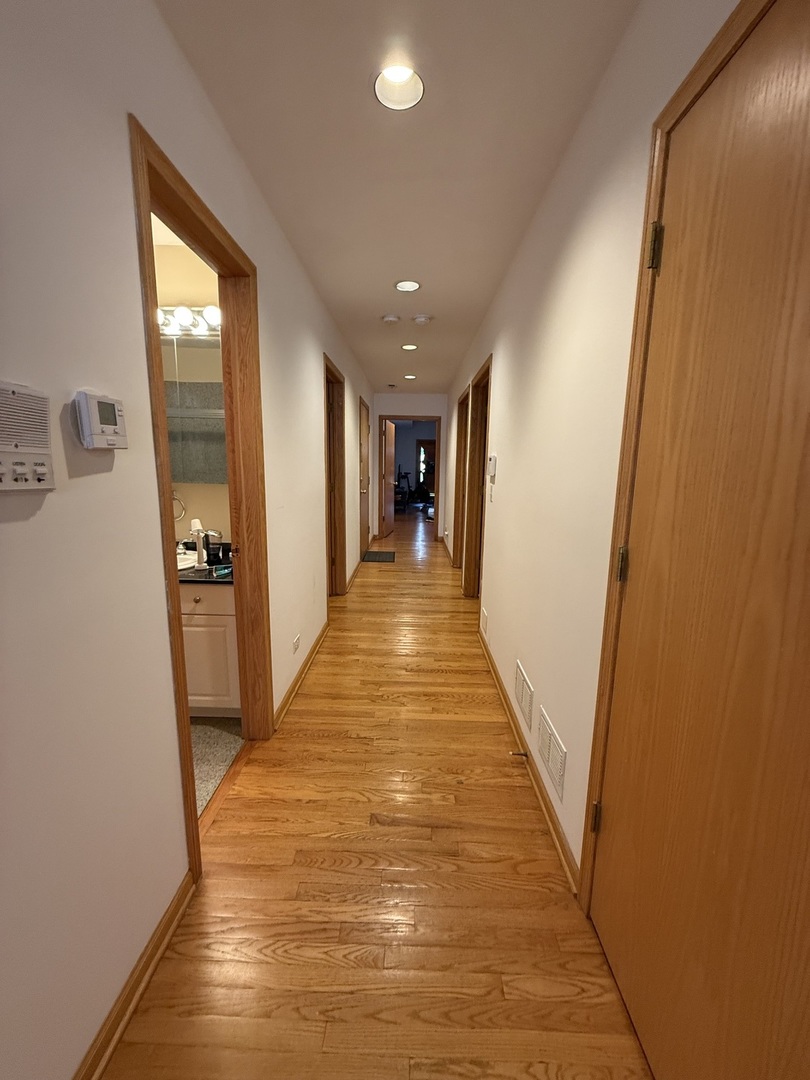 654 W Briar Place 1