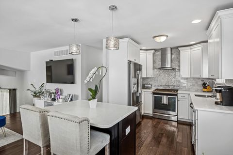 Tiny photo for 7704 Knotty Pine Court, Woodridge, IL 60517 (MLS # 12565518)