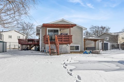 Tiny photo for 7704 Knotty Pine Court, Woodridge, IL 60517 (MLS # 12565518)
